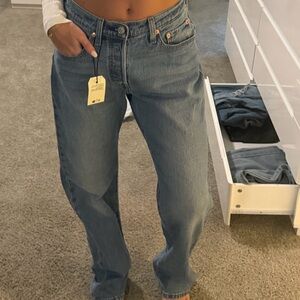 Women's Straight Leg Blue Jeans
NWT